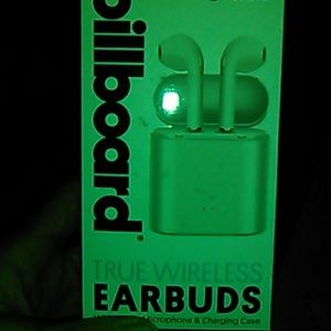 Wireless earbuds